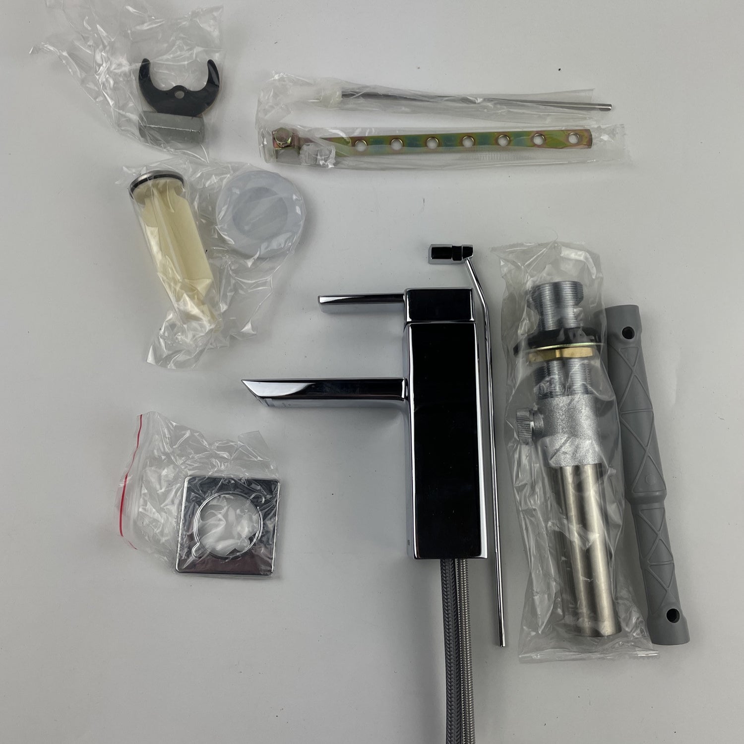 Moen S6701 90 Degree Single Handle Deck Mounted Bathroom Faucet - Chrome