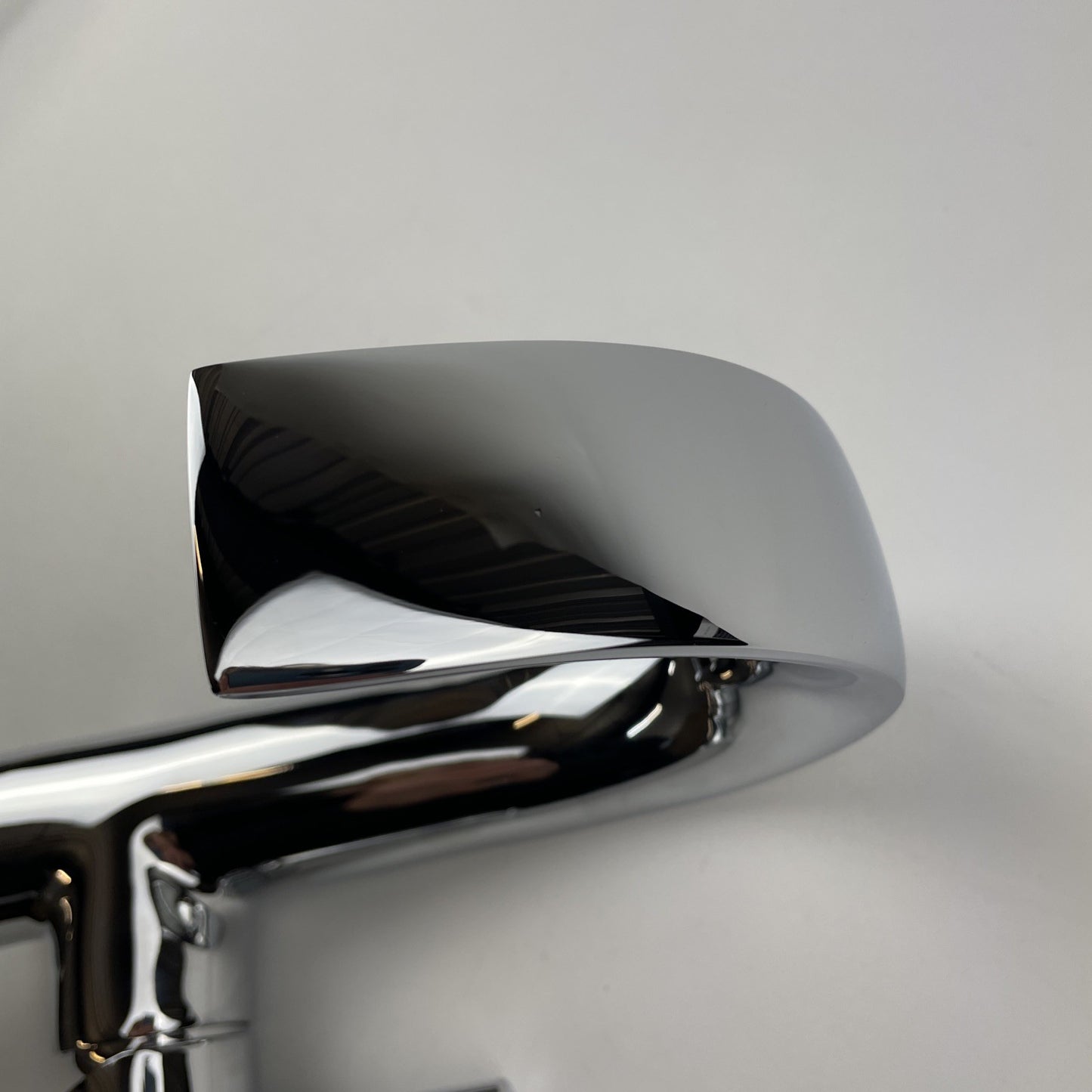 (READ) Moen S6910 Doux One-Handle Single Hole Bathroom Faucet - Chrome