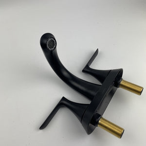 Moen 84515BL Findlay 4 in. Centerset Double-Handle Bathroom Faucet - Matte Black